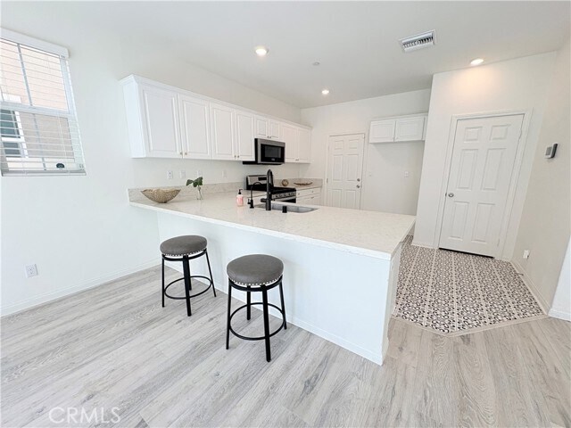 Foto del edificio - 1640 Purple Heart Pl