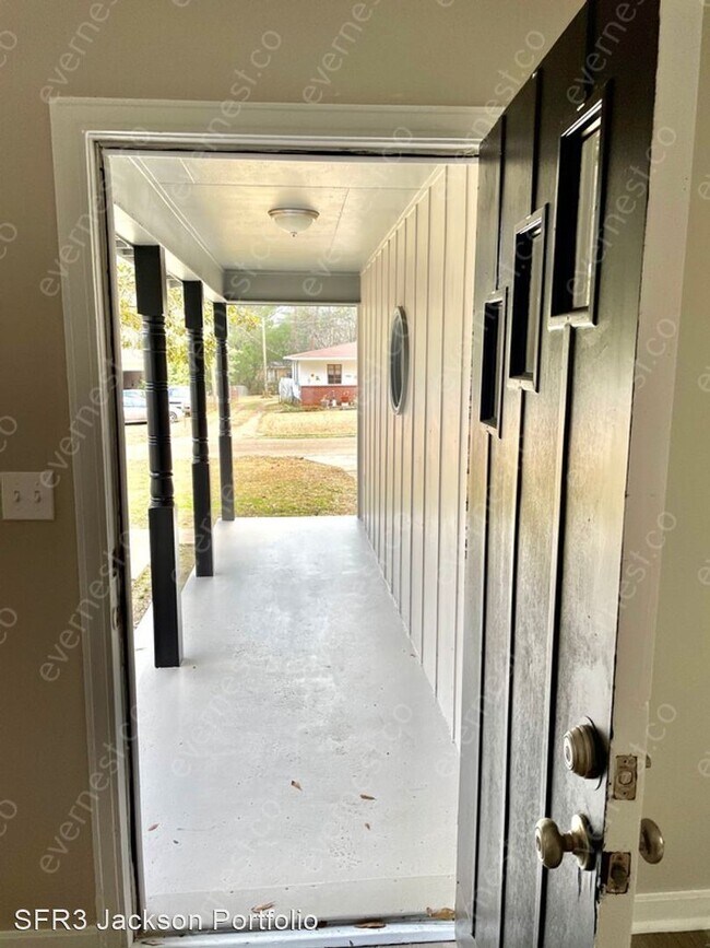 Building Photo - 3 br, 1 bath House - 130 Wacker Drive