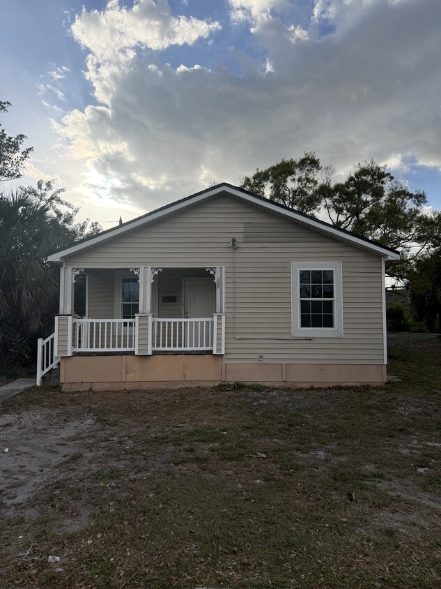 Photo - 735 21st St S (Saint Petersburg, FL)
