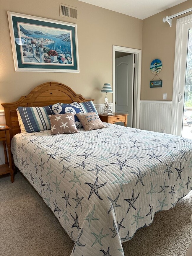 Foto del edificio - Roommate Wanted - First Floor Bedroom w/ P...