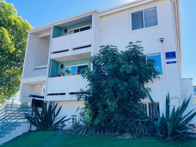 Photo - 1626 Palo Alto St (Los Angeles, CA) Apartment