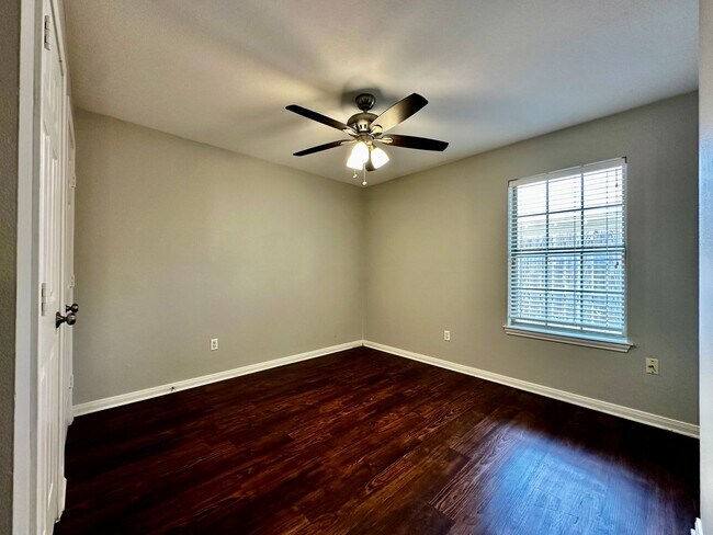 Foto del edificio - 2/2 Townhome Blocks from Baylor Campus!