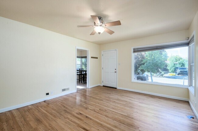 Building Photo - Newly Updated Liberty Wells Duplex!!