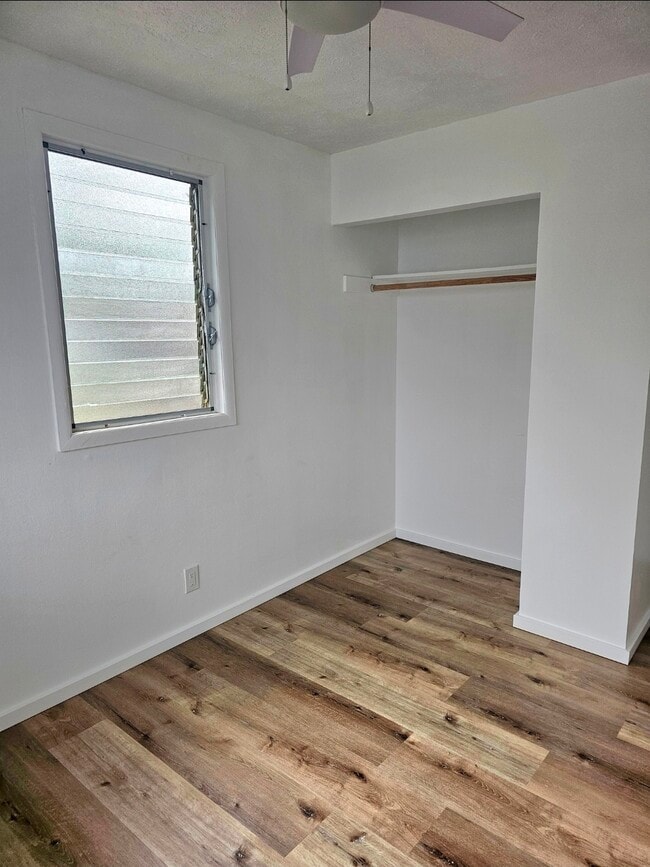 Building Photo - 56-344-344 Huehu St