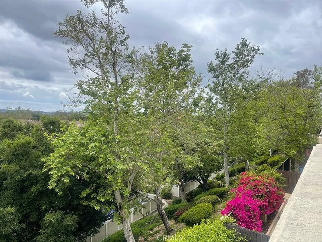 Foto del edificio - 25244 Birch Grove Ln