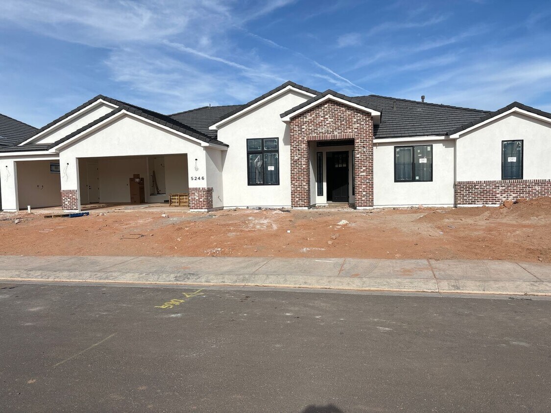 4 bed plus office single story Custom Home... House Rental in