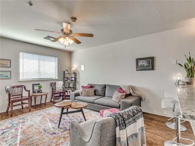 Building Photo - 1320 12th Ave SE