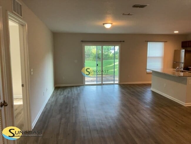 Building Photo - 8138 Ocala Ave