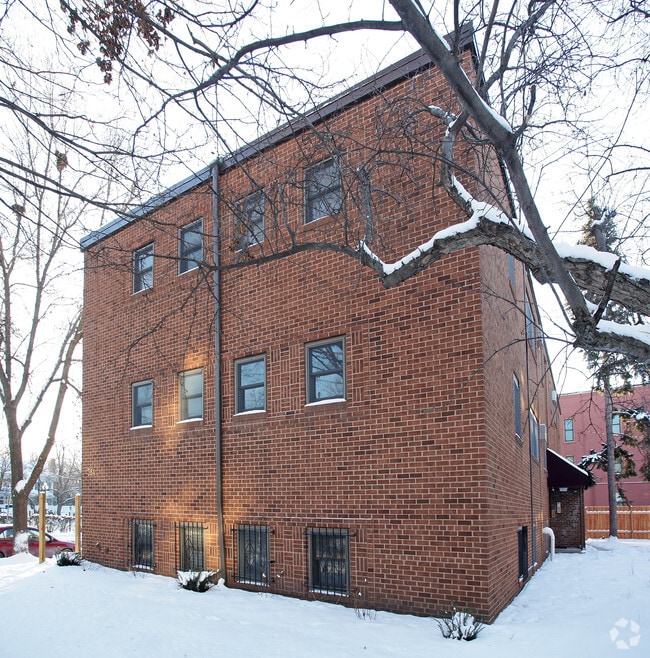 Building Photo - The Laurel Flats