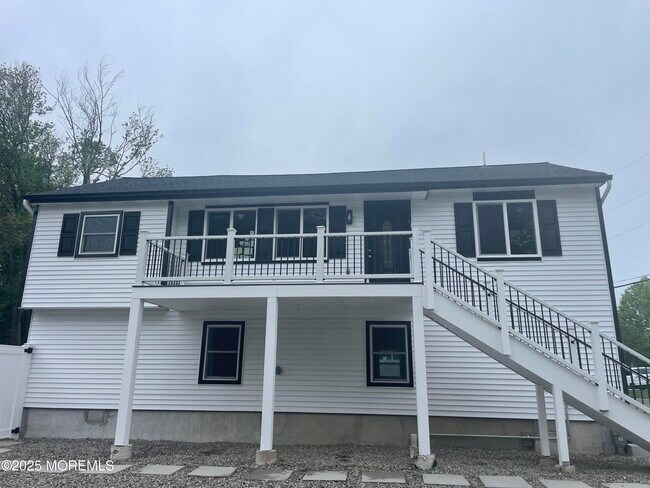 Foto del edificio - 801 Clairmore Ave