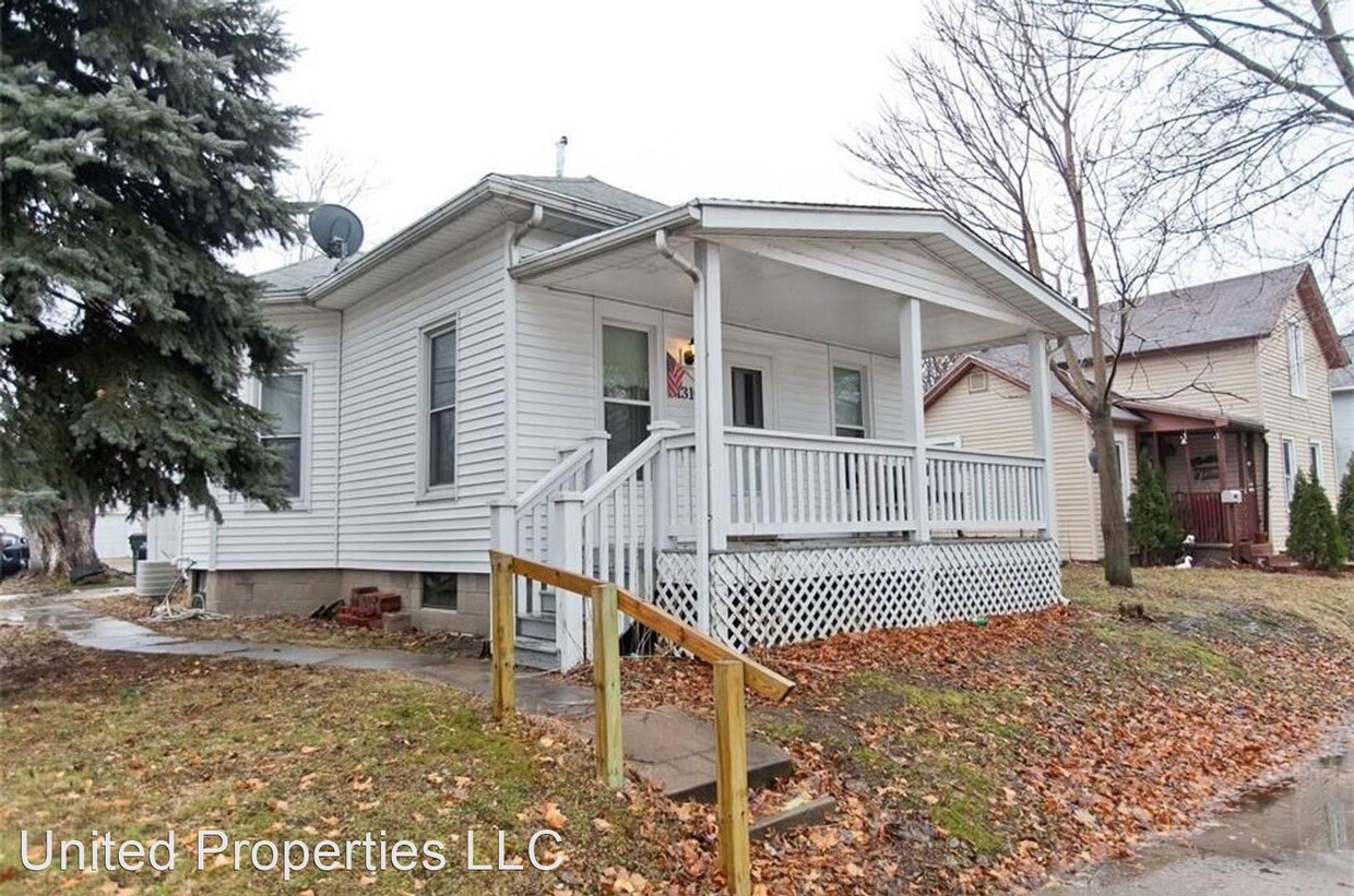 Primary Photo - 2 br, 1 bath House - 1310 C. St SW