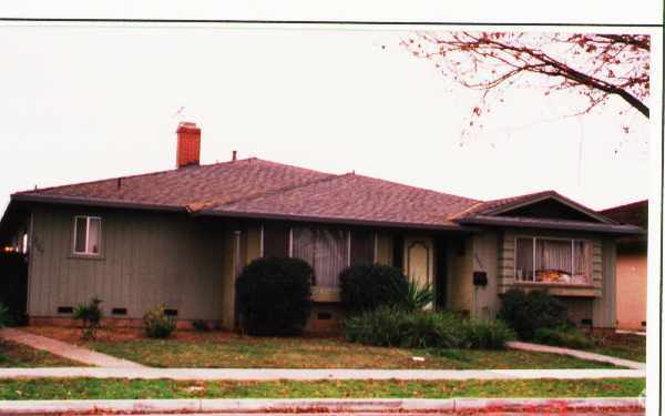 Building Photo - 2661-2667 Skylark Dr