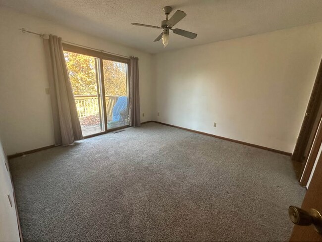 Foto del edificio - 2062 S Ridge Dr