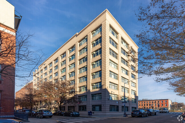 Foto del edificio - The Tiffany News Condominium