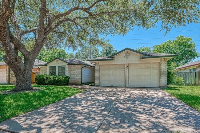 Foto del edificio - 923 Mayweather Ln