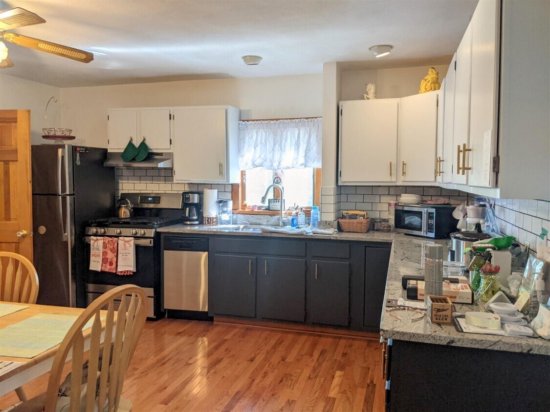 Foto principal - 119 Lowell St