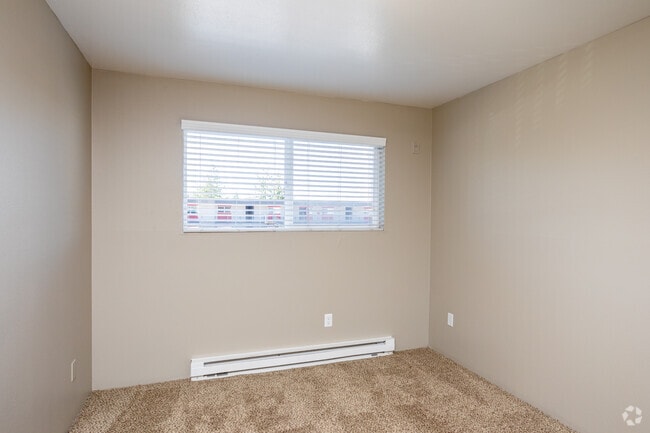 2BR, 1BA - 976 SF - The Hanover Apartment Homes