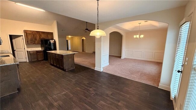 Foto del edificio - 1915 Soque Cir