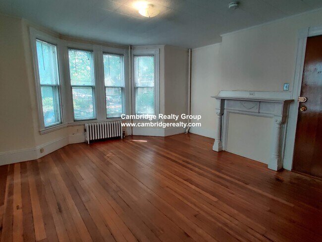 Building Photo - 381 Harvard St