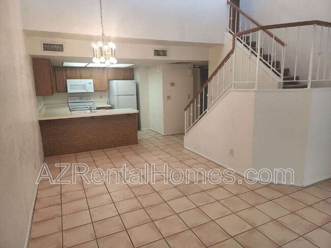 Building Photo - 609 E Mesquite Cir