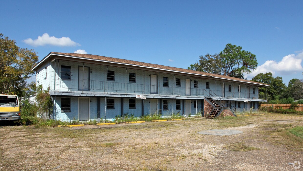 Primary Photo - 5101 Meridian St