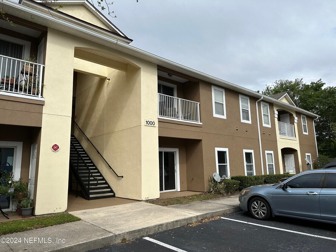 Foto principal - 7920 Merrill Rd