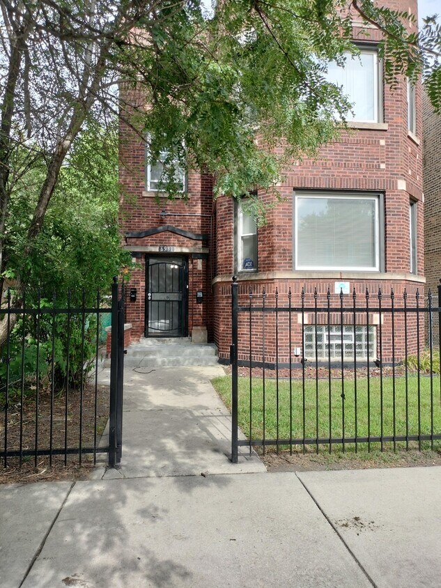 Foto principal - 6931 S Woodlawn Ave