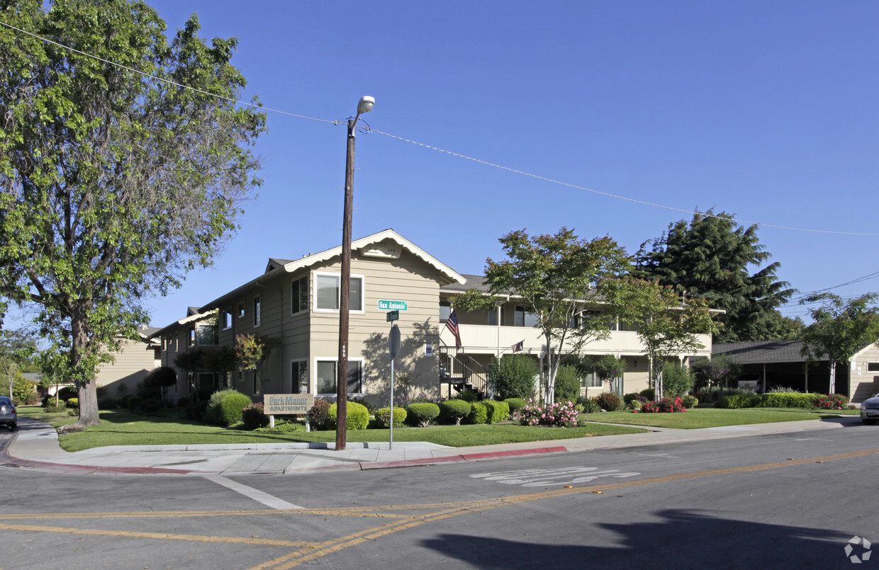 Primary Photo - Park Manor Apartments