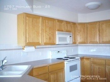 Building Photo - 1757 Highland Blvd