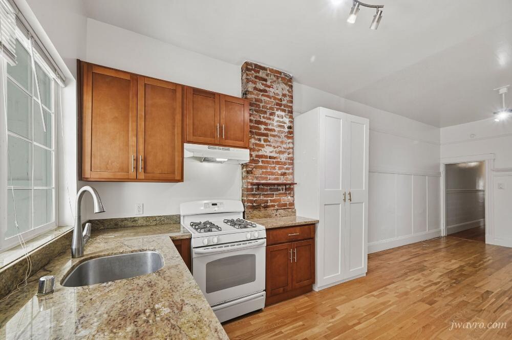 Foto principal - 2981 Sacramento St