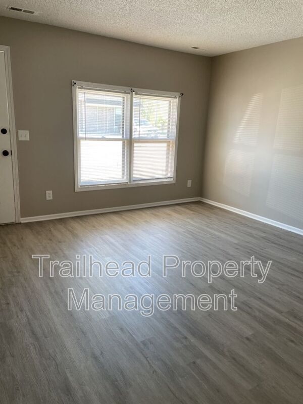 Foto del edificio - 219 N Garrison Ave