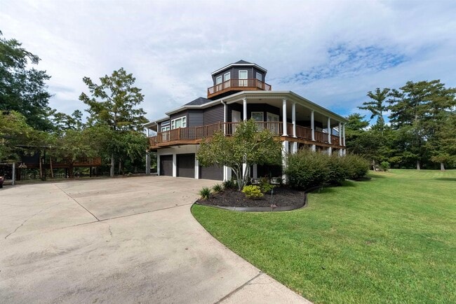 Building Photo - 5004 Cypress Lake Dr
