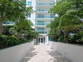 Building Photo - 951 Brickell Ave