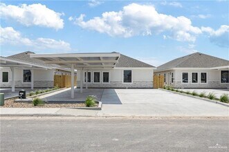 Building Photo - 5323 Vision St