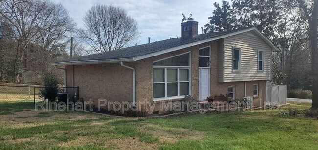 Building Photo - 1688 Kallaramo Rd