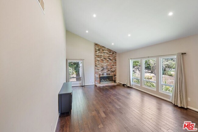 Building Photo - 4335 Cherry Hills Ln