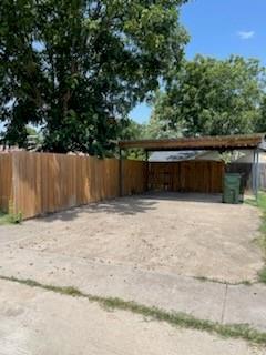 Building Photo - 2028 Santa Anna Dr
