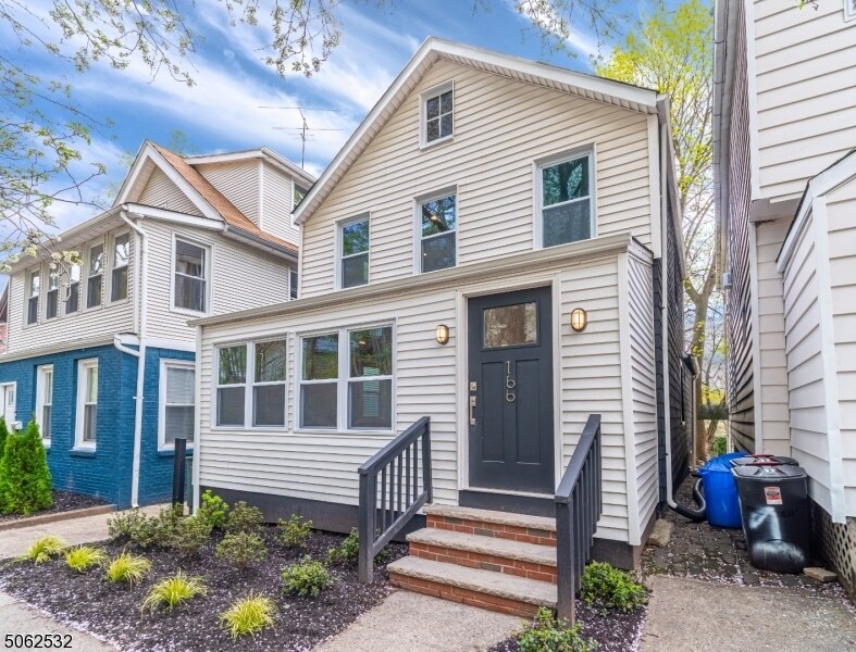 Foto principal - 166 S Ridgewood Rd