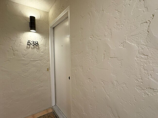 Foto del edificio - Stylish & Comfortable 1-Bedroom Apartment ...