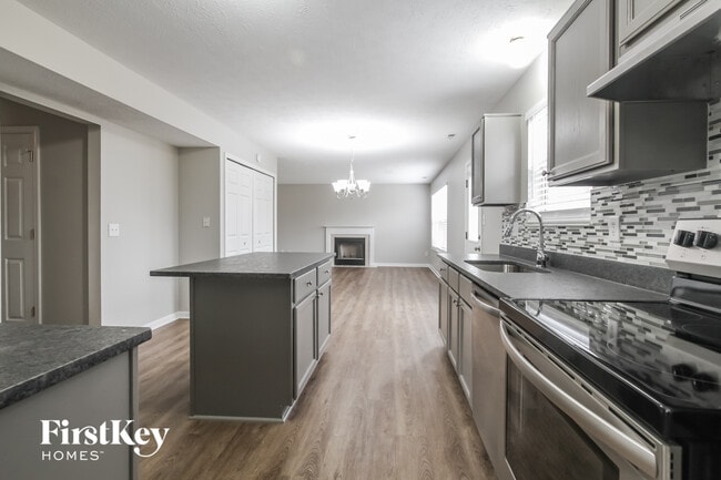 Building Photo - 6250 Twyckenham Dr