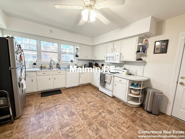 Foto del edificio - 920 E 4th St