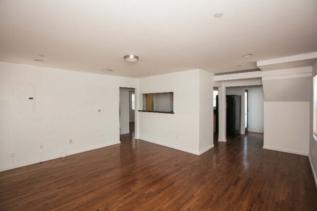 Foto del edificio - 627 N Niagara St