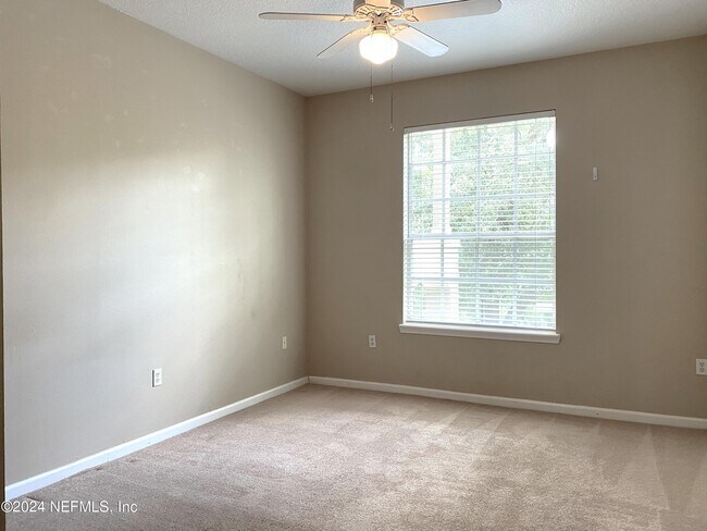 Building Photo - 10550 Baymeadows Rd