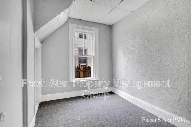 Building Photo - 418 Locust St