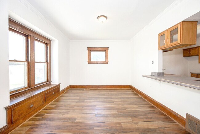 Foto del edificio - Convenient Showings — No Appointment Needed!