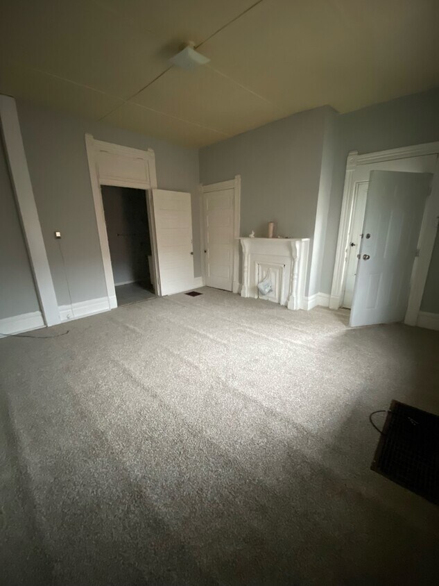 Foto del edificio - 305 E 18th St