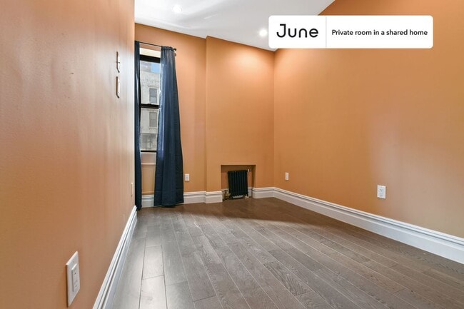 Building Photo - Room in Shared 3 bed/2 bath home