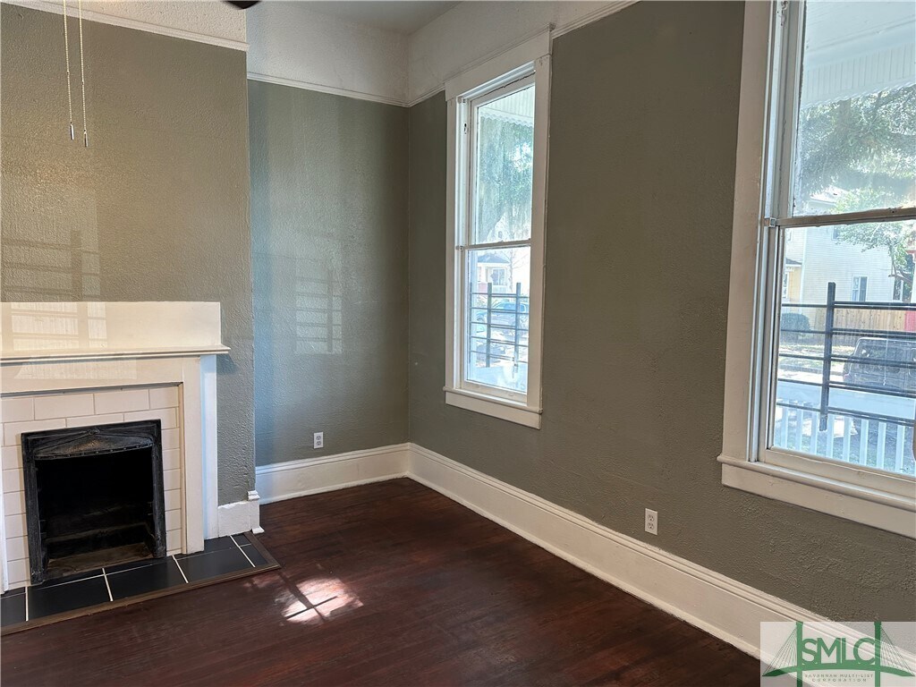 Building Photo - 826 E Duffy St