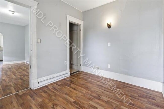 Building Photo - 822 Jackson St