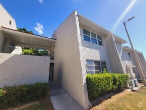 Building Photo - 1103 Cypress Gardens Blvd